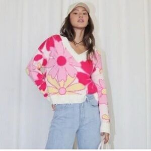 Floral Bailey Rose Distressed V-Neck Sweater - Pink and White